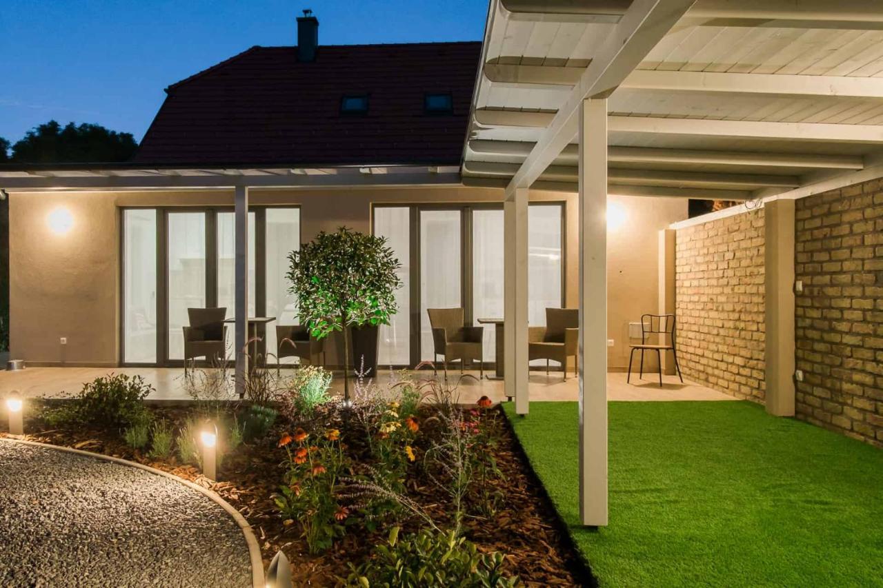 Villa Strokay - Few Minutes Walk From Lake Balaton Кестхей Экстерьер фото