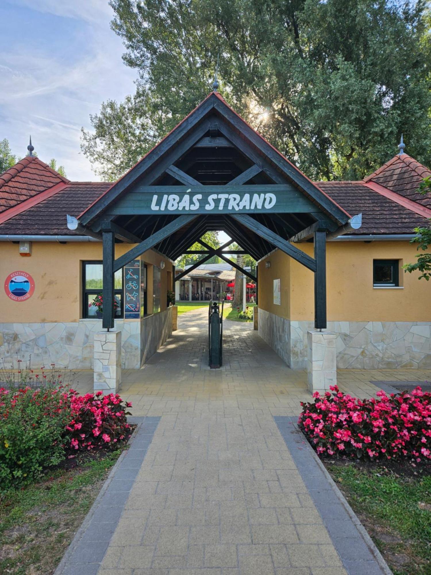Villa Strokay - Few Minutes Walk From Lake Balaton Кестхей Экстерьер фото