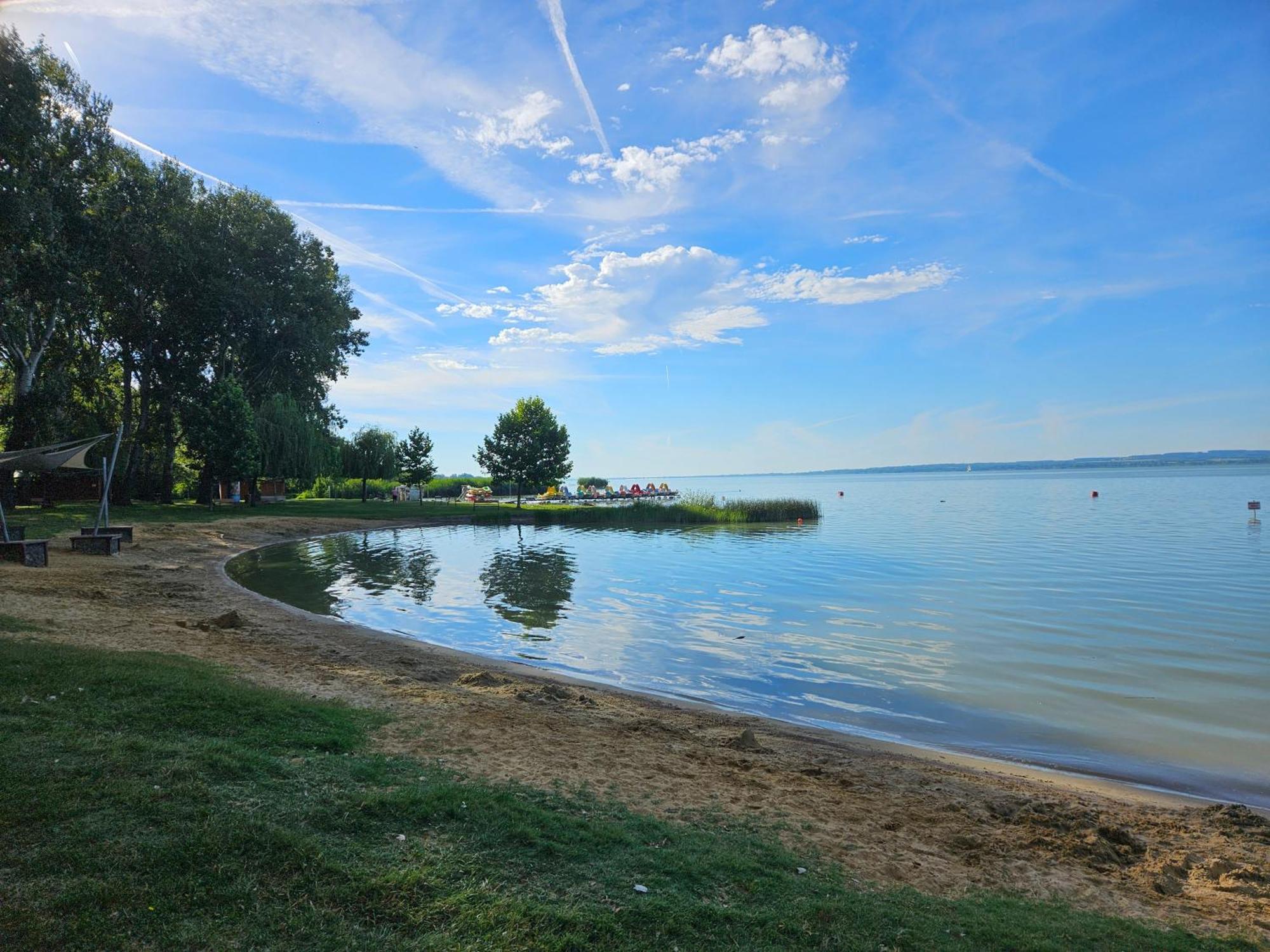 Villa Strokay - Few Minutes Walk From Lake Balaton Кестхей Экстерьер фото